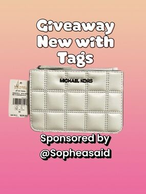 NWT Michael Kors Quilted Card Case - Pearl White